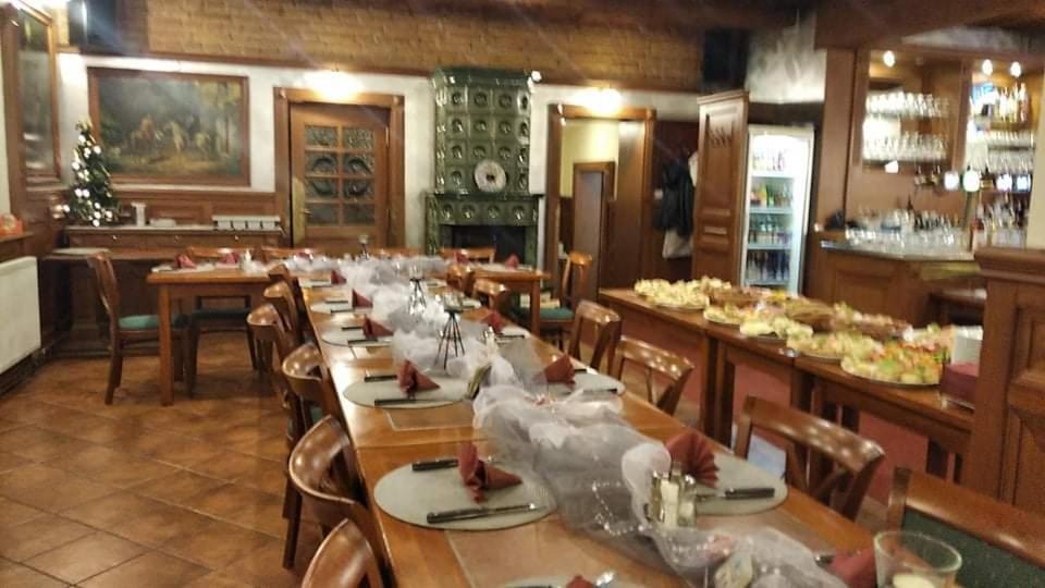 Mala Svata Hora - Penzion & Restaurace Mníšek pod Brdy Buitenkant foto