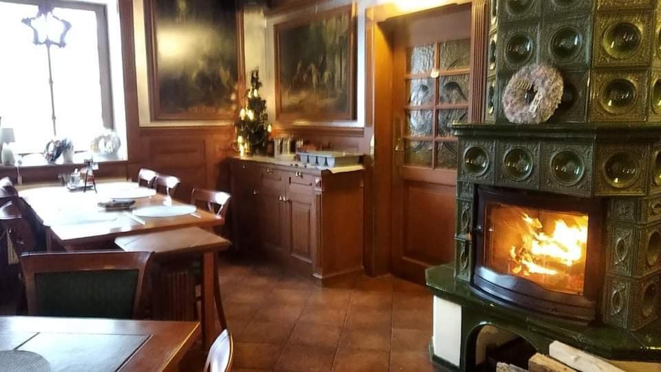 Mala Svata Hora - Penzion & Restaurace Mníšek pod Brdy Buitenkant foto