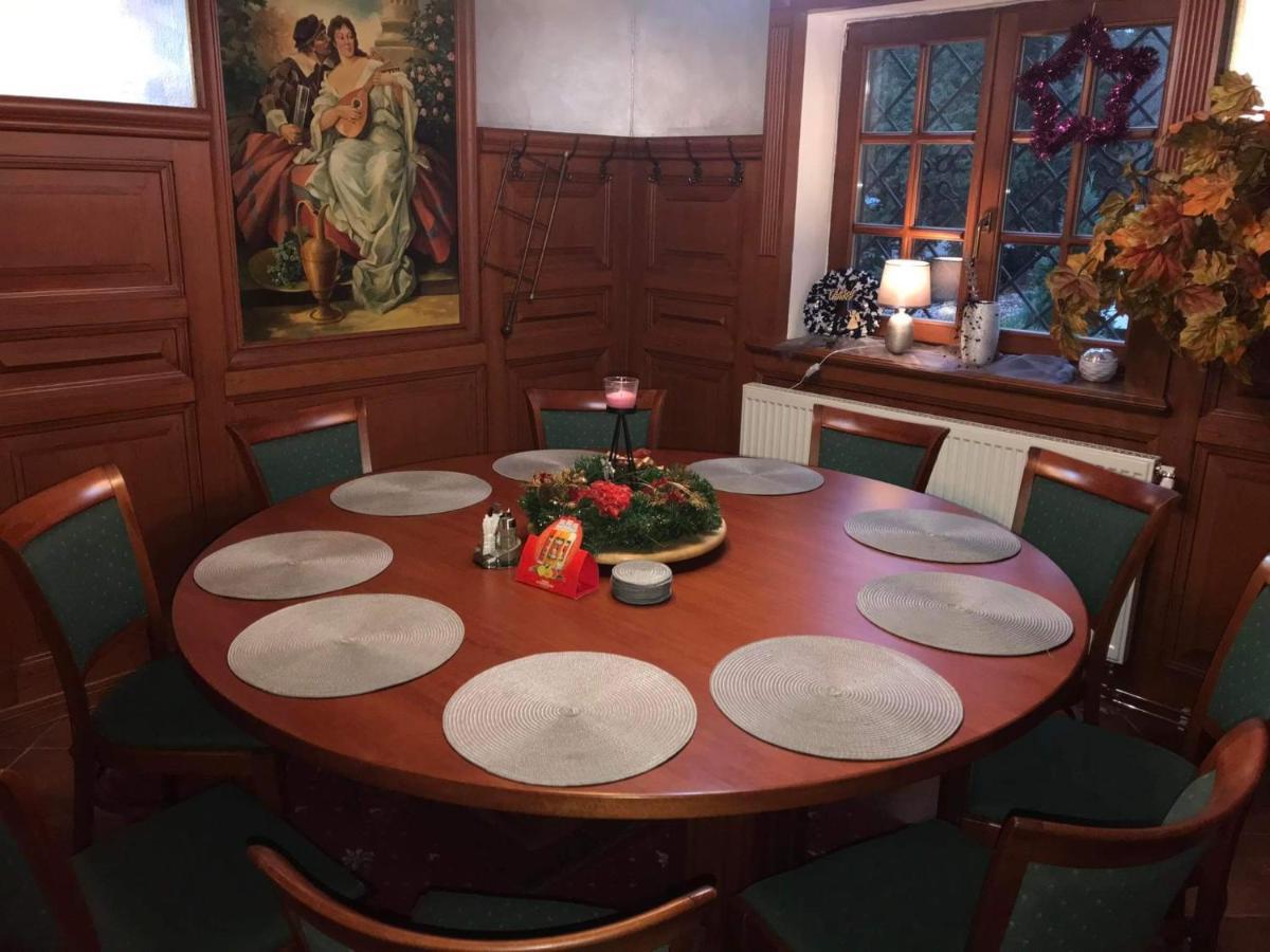Mala Svata Hora - Penzion & Restaurace Mníšek pod Brdy Buitenkant foto