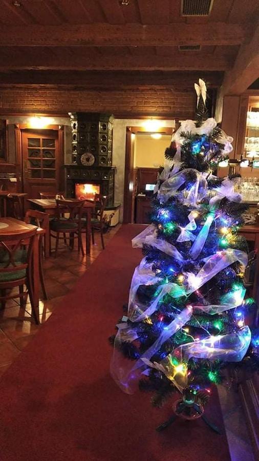 Mala Svata Hora - Penzion & Restaurace Mníšek pod Brdy Buitenkant foto