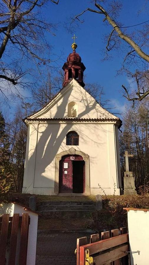 Mala Svata Hora - Penzion & Restaurace Mníšek pod Brdy Buitenkant foto