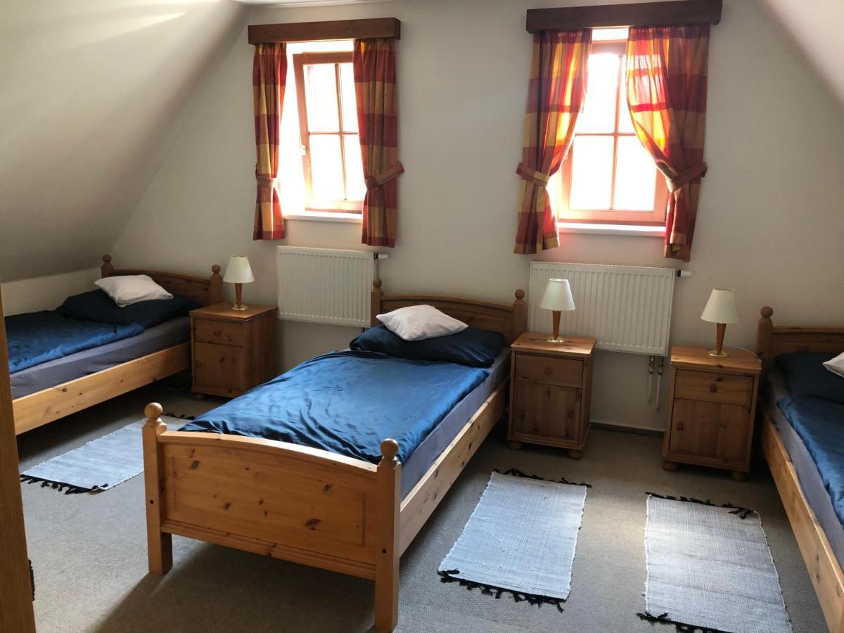 Mala Svata Hora - Penzion & Restaurace Mníšek pod Brdy Buitenkant foto
