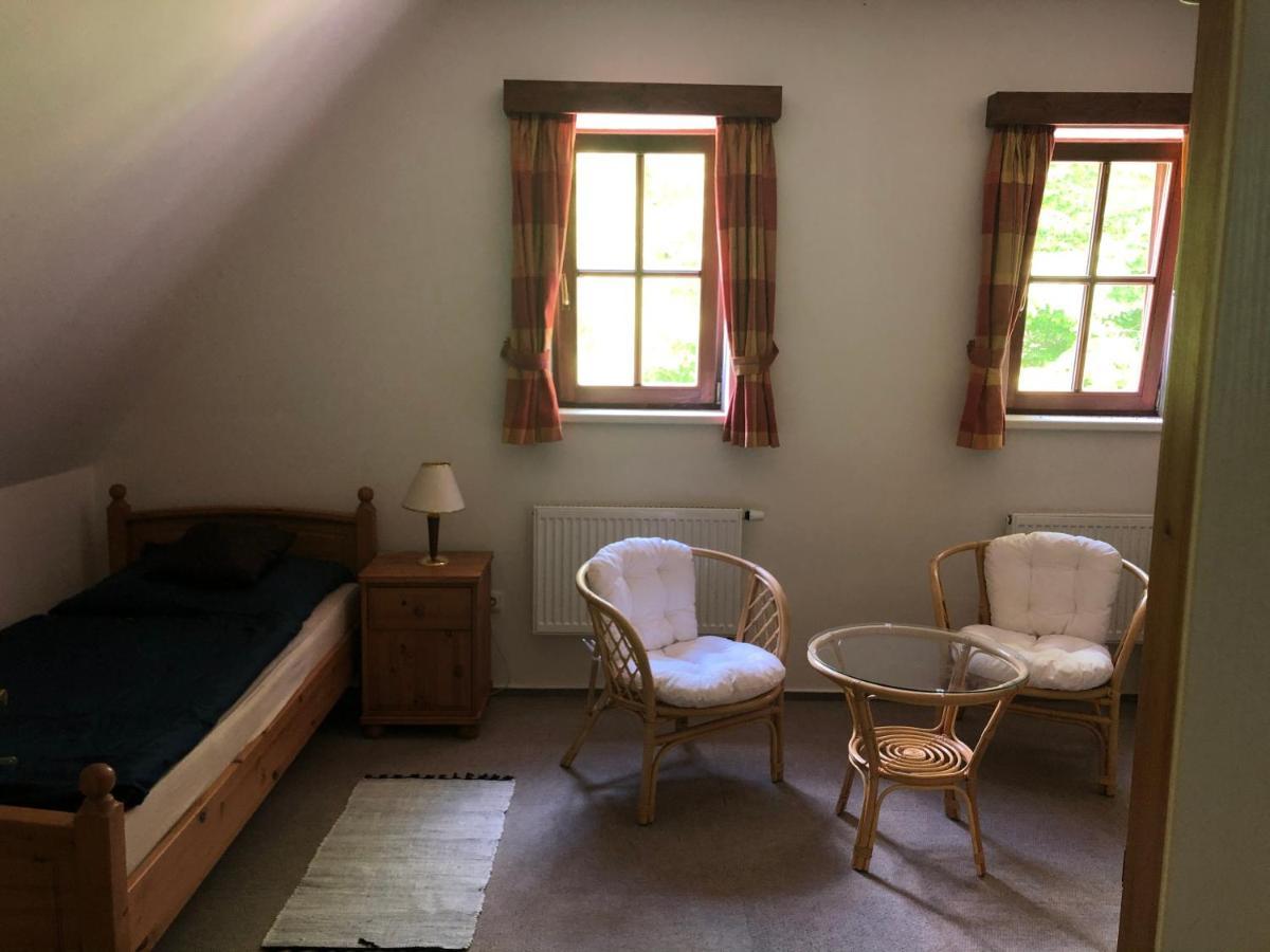 Mala Svata Hora - Penzion & Restaurace Mníšek pod Brdy Buitenkant foto
