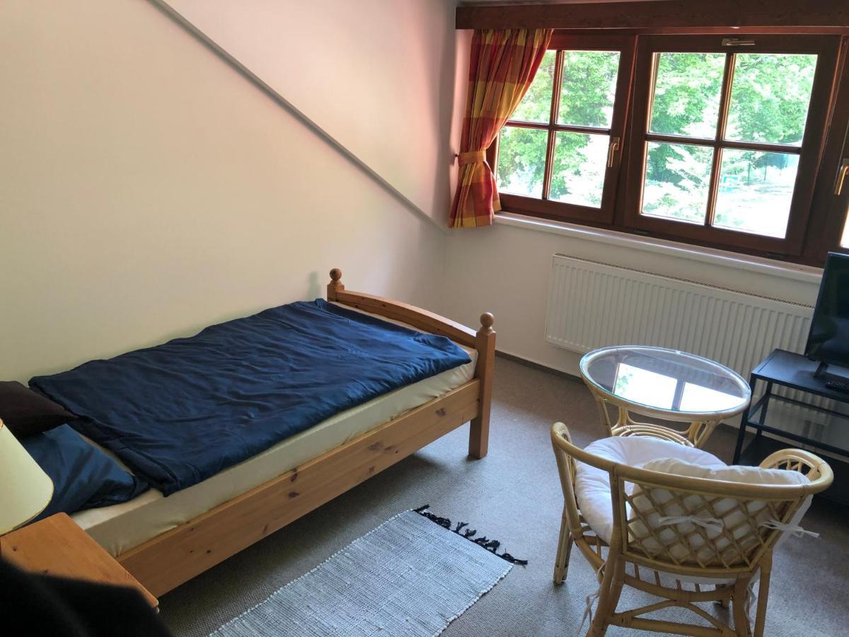 Mala Svata Hora - Penzion & Restaurace Mníšek pod Brdy Buitenkant foto